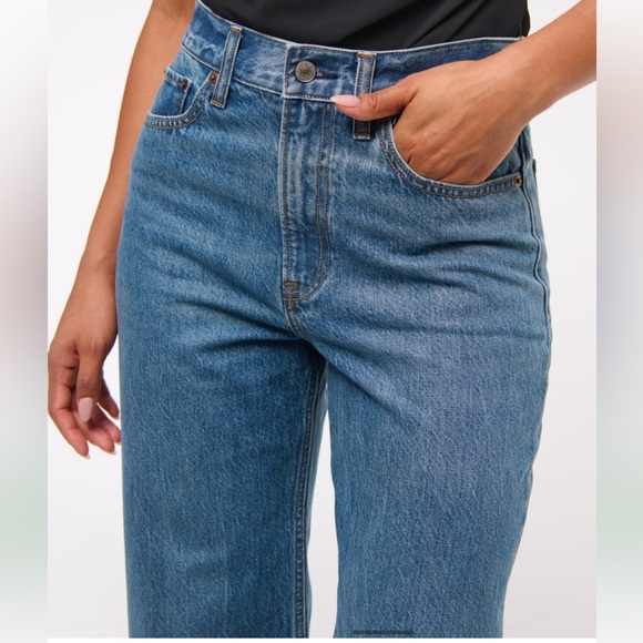 High Rise Loose Jeans - Picture 6 of 6